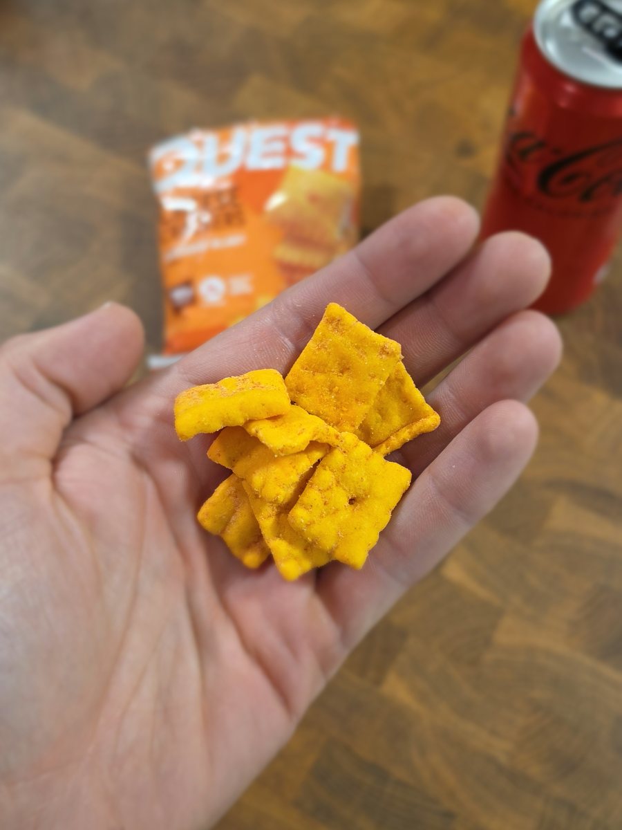 Quest Cheese Crackers Cheddar Blast